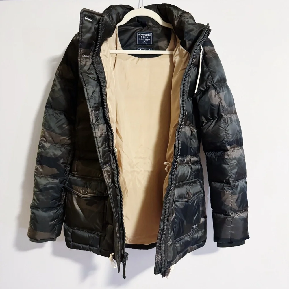Abercrombie & Fitch - Camouflage Puffer Jacket